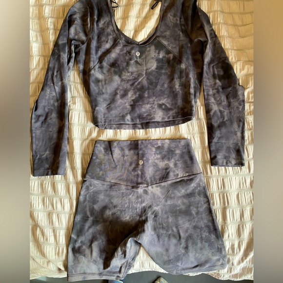 LULULEMON ALIGN™ LONG SLEEVE SHIRT
Diamond Dye Graphite Grey
Size: 12 - Picture 1 of 2